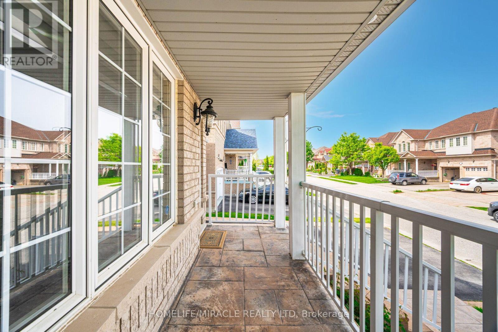 Upper - 41 Beachpoint Boulevard, Brampton, Ontario  L7A 2T7 - Photo 3 - W13620762