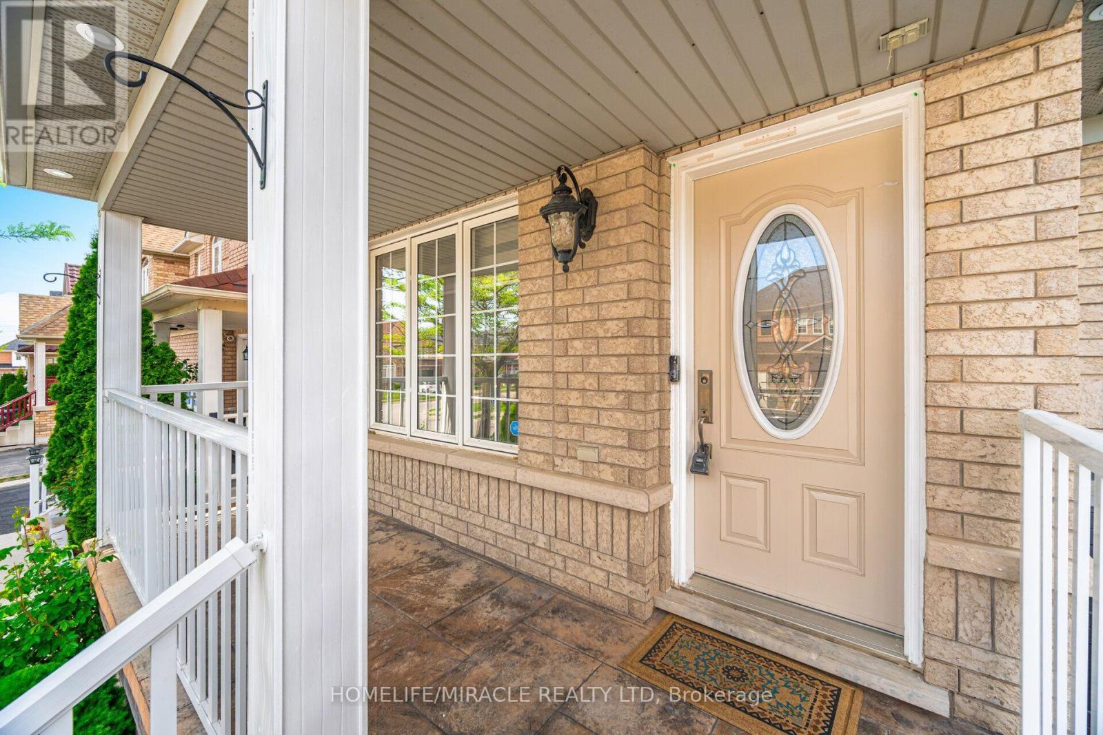 Upper - 41 Beachpoint Boulevard, Brampton, Ontario  L7A 2T7 - Photo 4 - W13620762