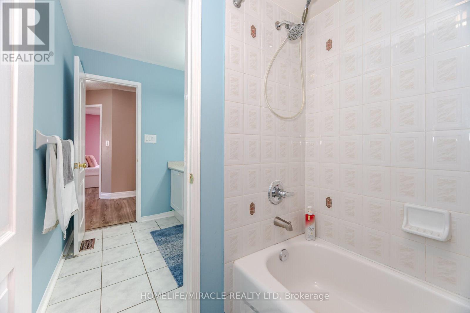 Upper - 41 Beachpoint Boulevard, Brampton, Ontario  L7A 2T7 - Photo 44 - W13620762