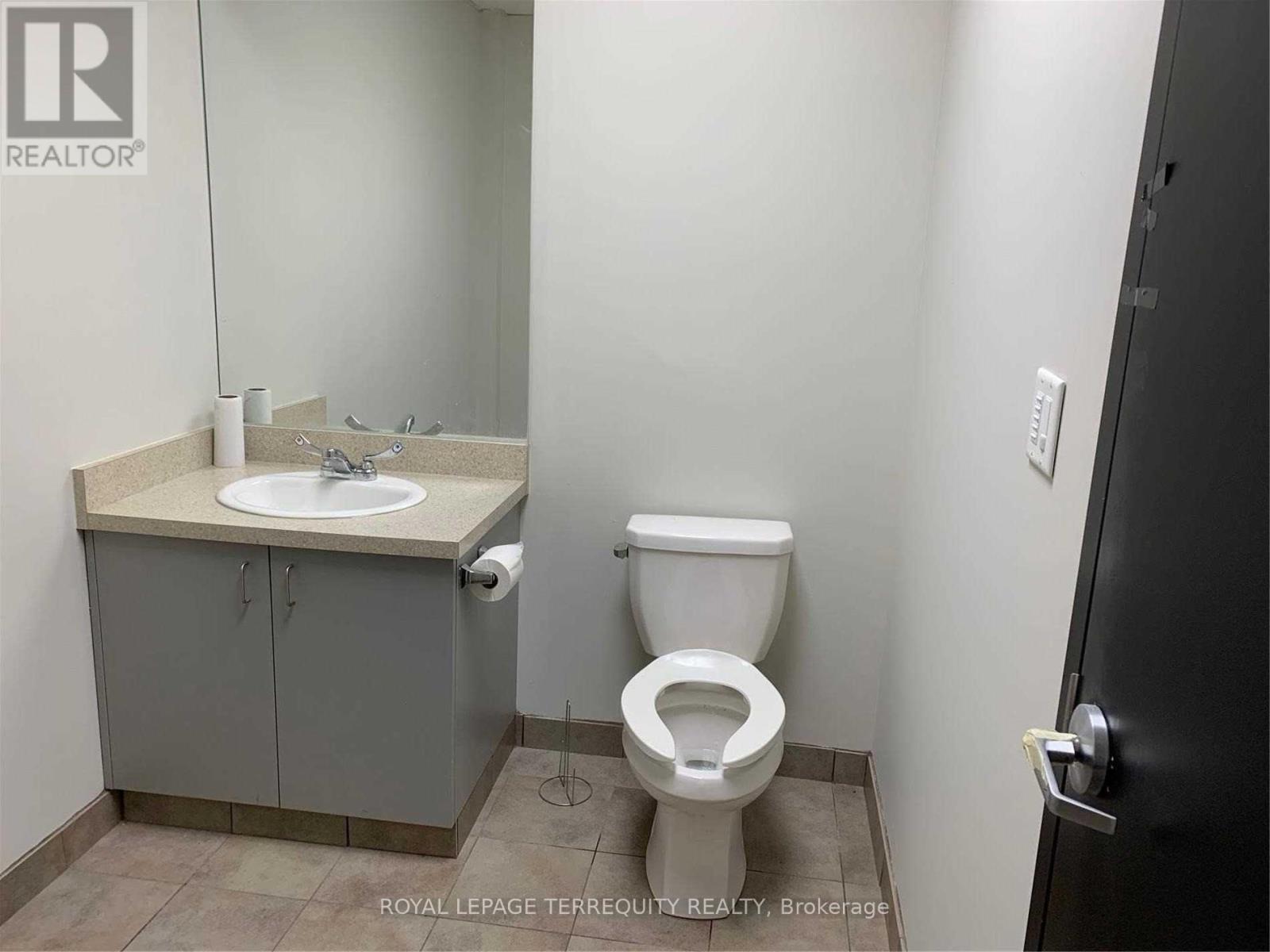 A - 99 Ingram Drive, Toronto, Ontario  M6M 2M2 - Photo 5 - W13620828