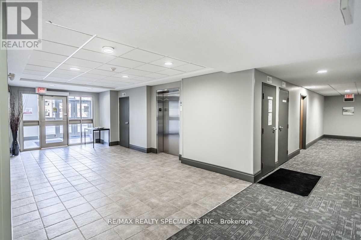 112 - 4016 Kilmer Drive, Burlington, Ontario  L7M 5A7 - Photo 4 - W13620860
