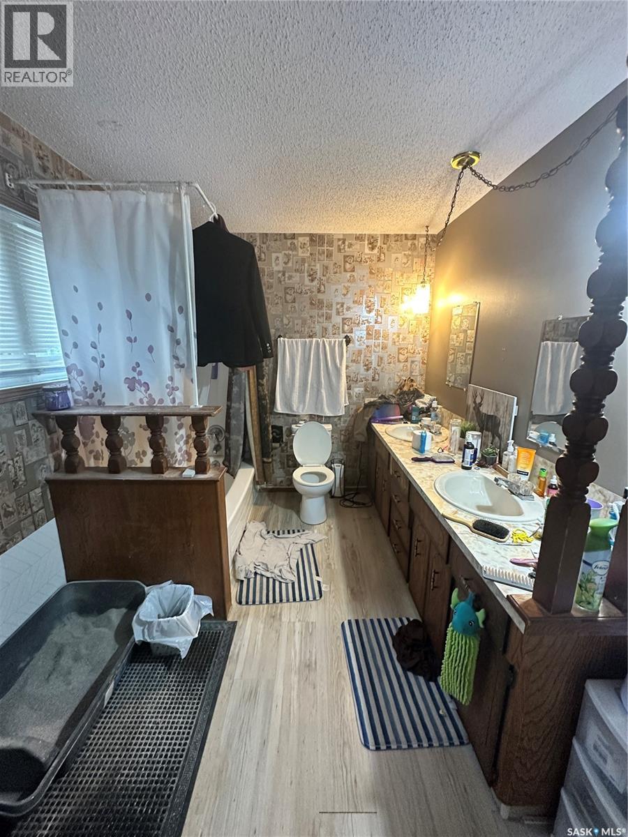1085 4th Avenue Nw, Moose Jaw, Saskatchewan  S6H 3X2 - Photo 11 - SK043861