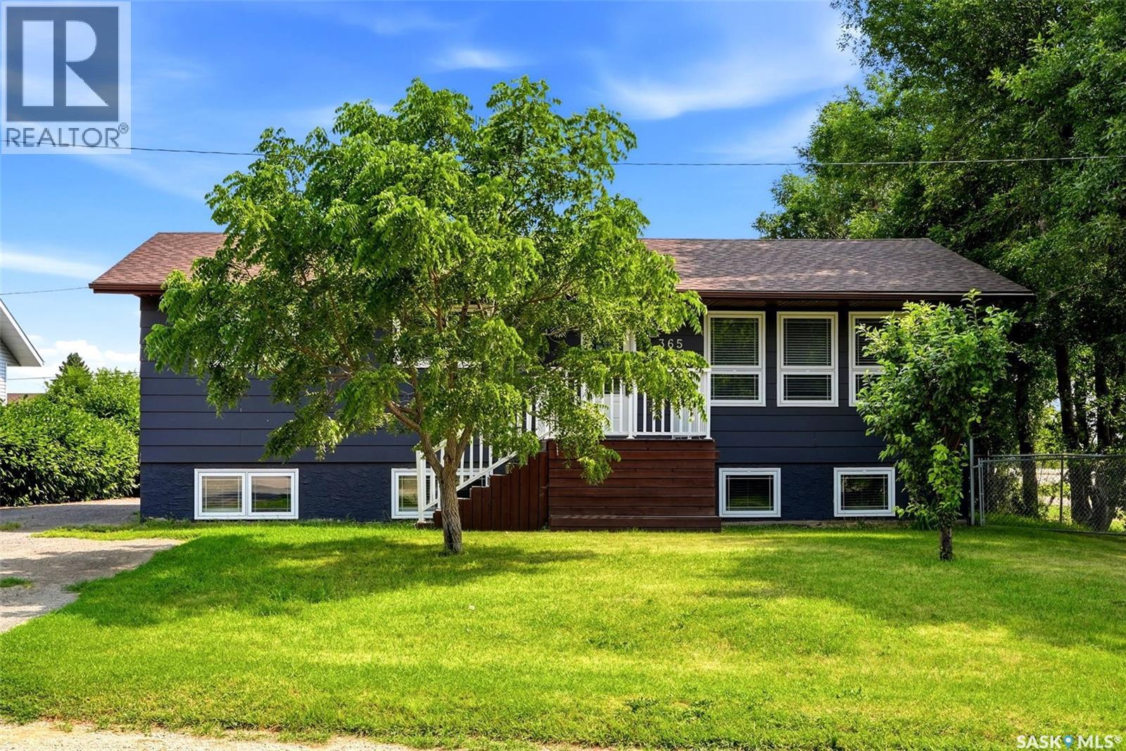 365 Second Street, Mclean, Saskatchewan  S0G 3E0 - Photo 2 - SK043739