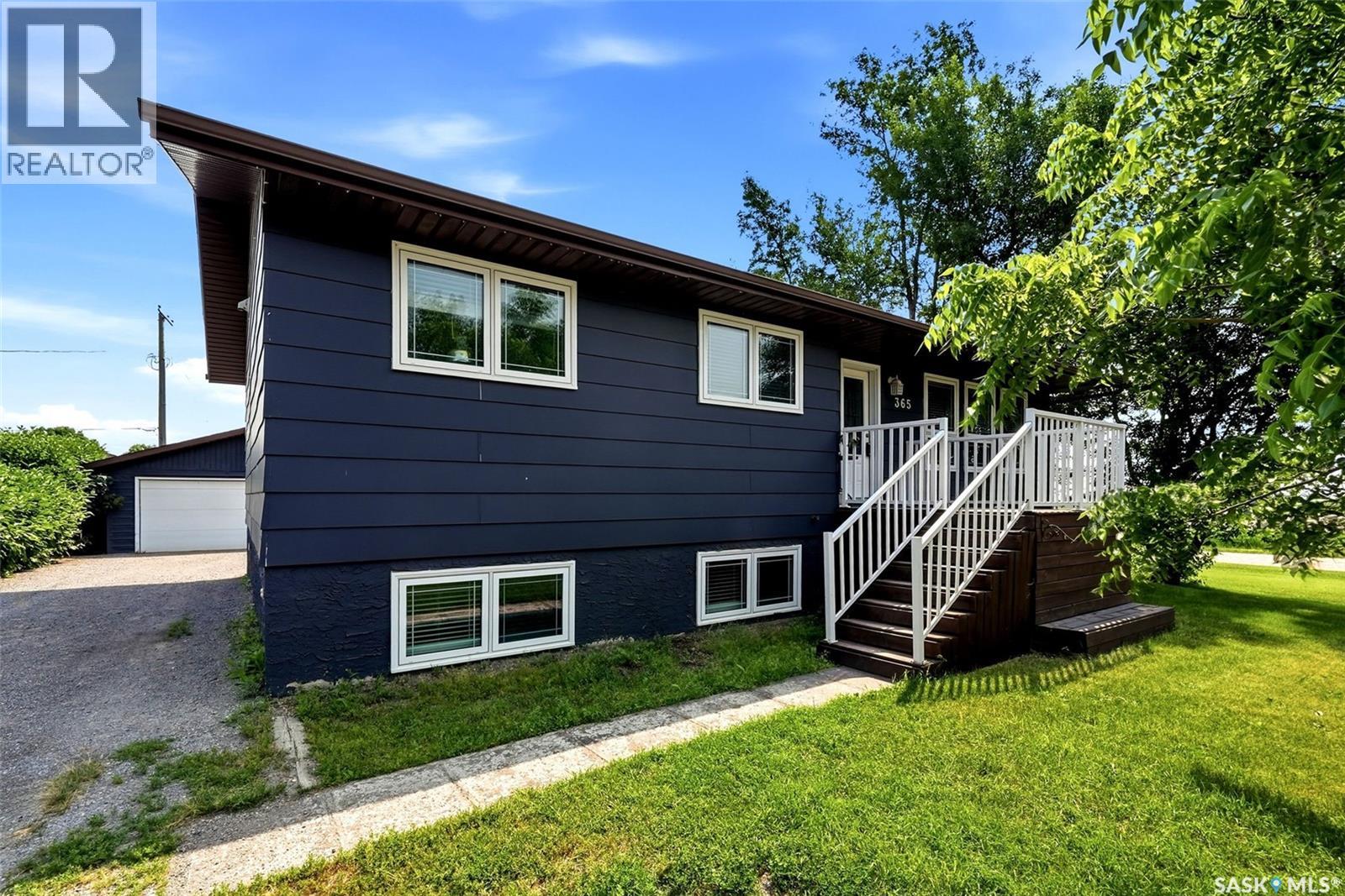 365 Second Street, Mclean, Saskatchewan  S0G 3E0 - Photo 3 - SK043739