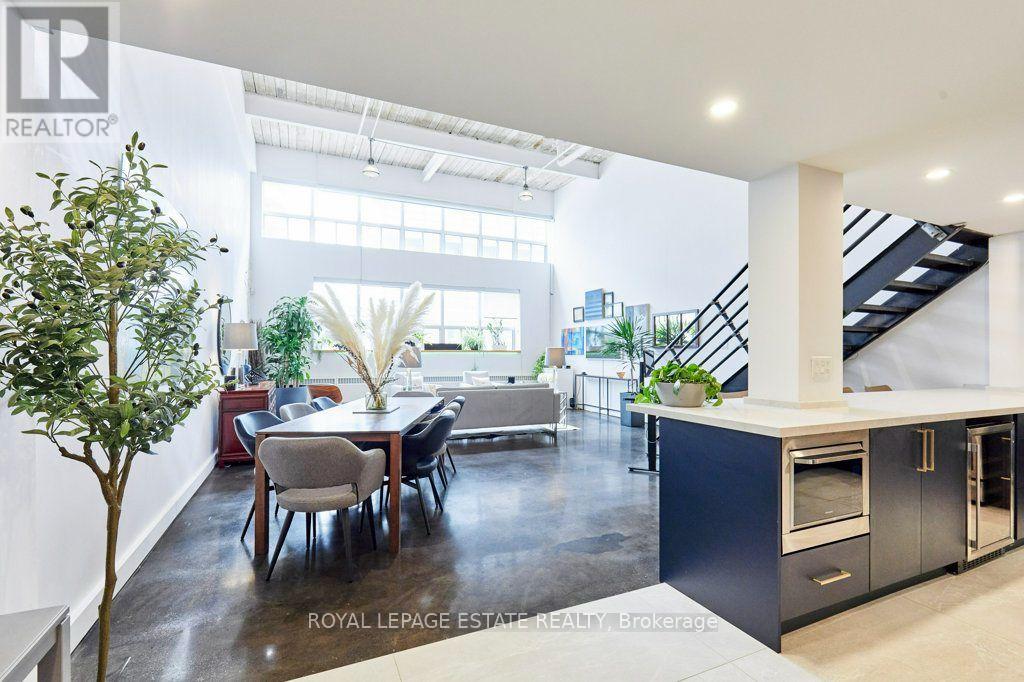 217 - 1173 Dundas Street E, Toronto, Ontario  M4M 3P1 - Photo 3 - E13599058