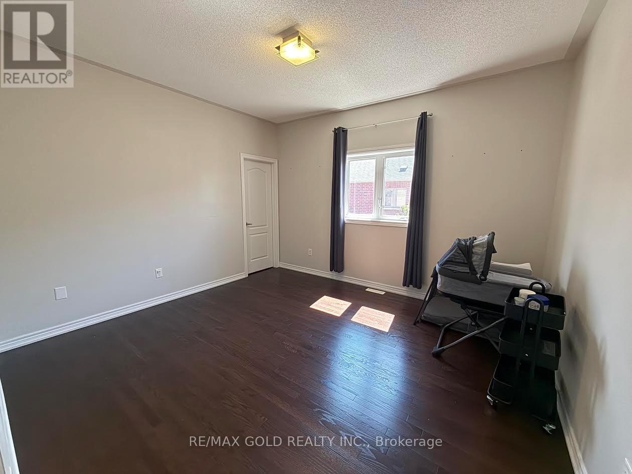 3 Lindyfalls Drive, Brampton, Ontario  L6P 2V6 - Photo 3 - W13617826