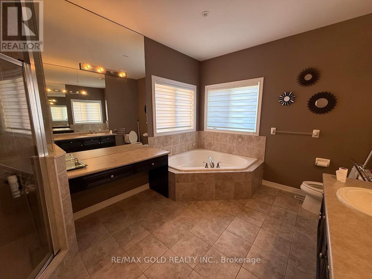 3 Lindyfalls Drive, Brampton, Ontario  L6P 2V6 - Photo 7 - W13617826