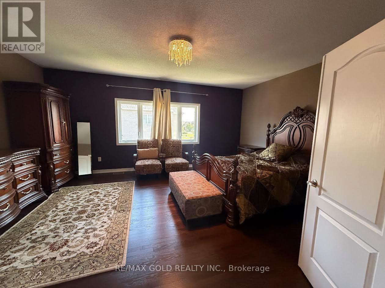 3 Lindyfalls Drive, Brampton, Ontario  L6P 2V6 - Photo 8 - W13617826