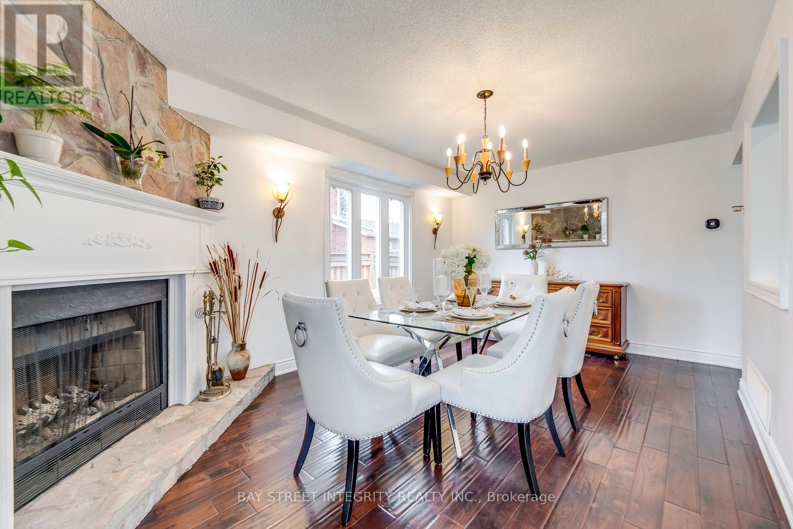 1469 Reeves Gate, Oakville, Ontario  L6M 3E2 - Photo 4 - W13615770