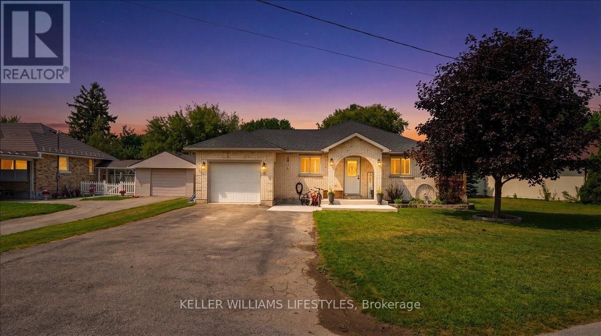 72 ALLEN STREET, Lambton Shores, Ontario
