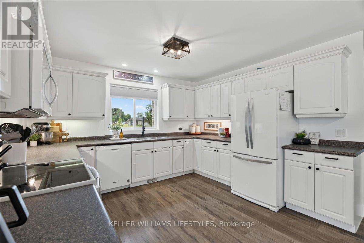 72 Allen Street, Lambton Shores, Ontario  N0M 2N0 - Photo 11 - X13620652