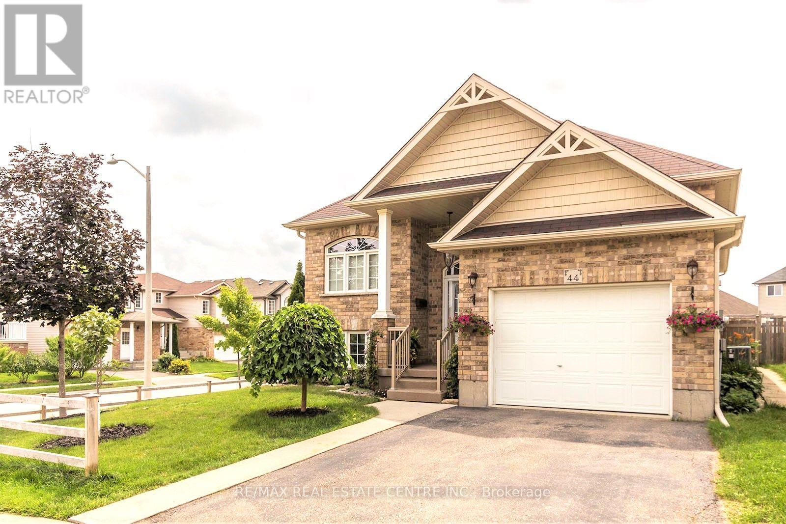 44 LEMON GRASS STREET, Kitchener, Ontario