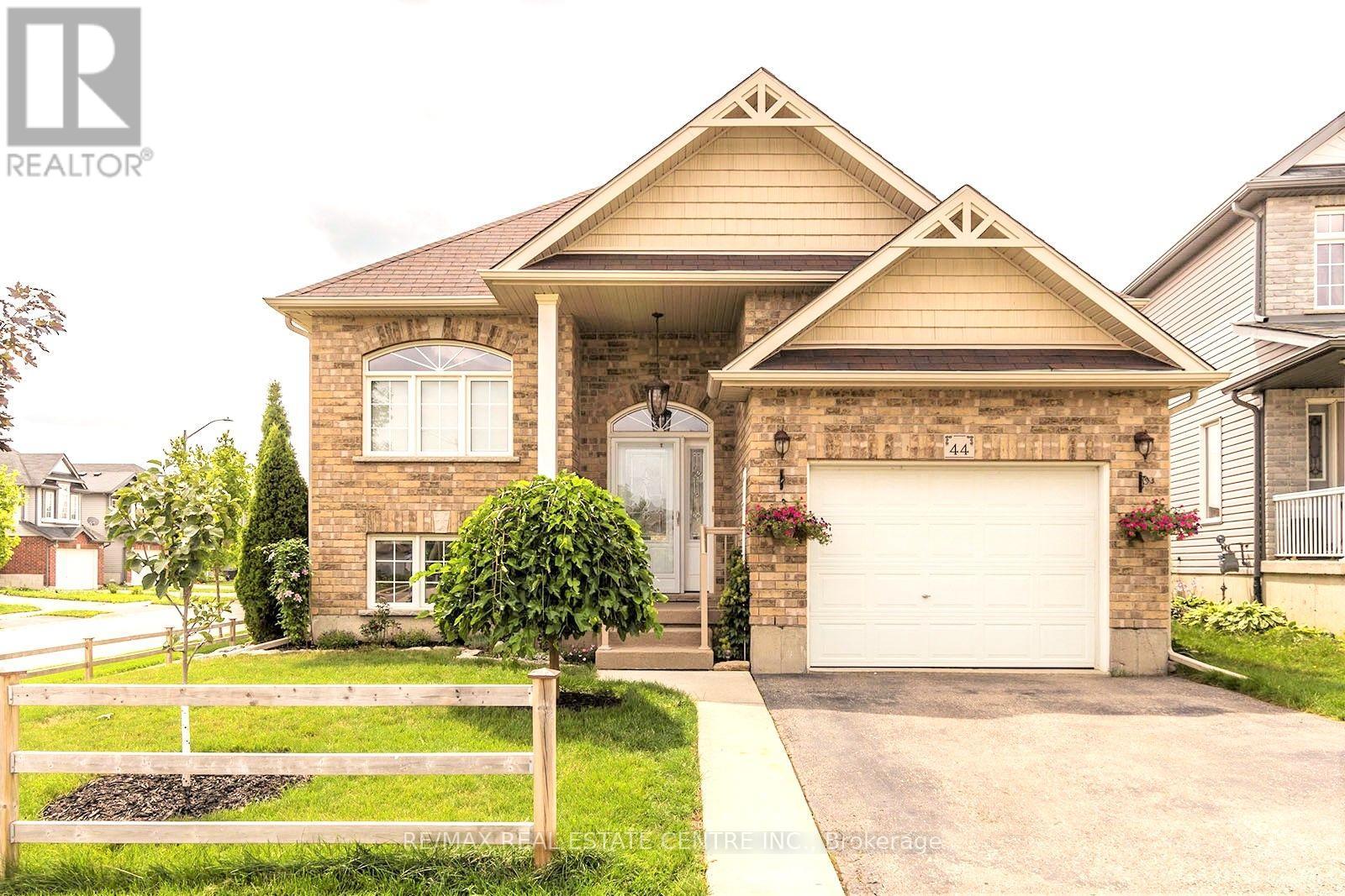 44 Lemon Grass Street, Kitchener, Ontario  N2N 3R5 - Photo 2 - X13620754