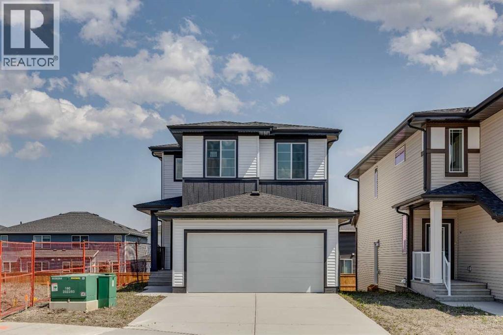 28 Southborough Bay, Cochrane, Alberta  T4C 3J8 - Photo 3 - A2325589