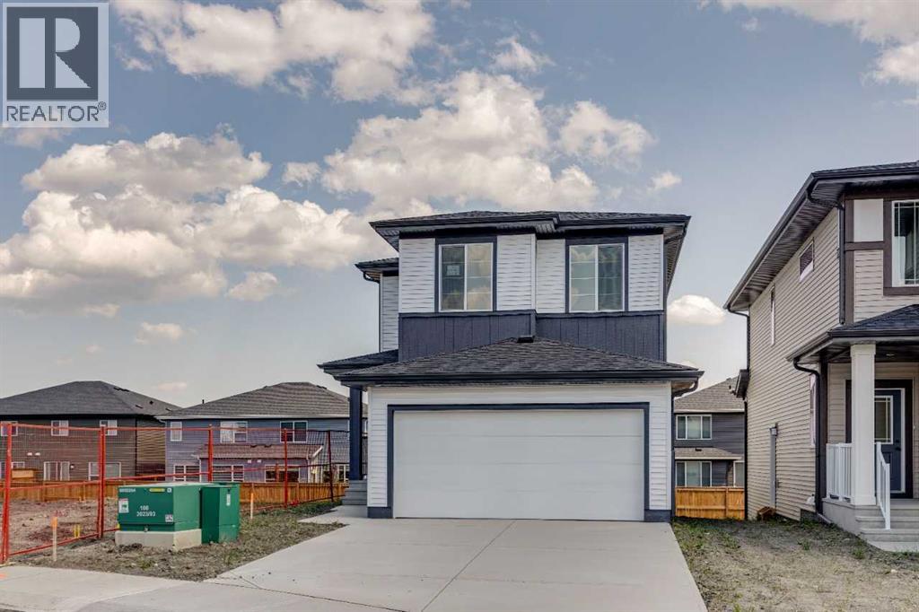 28 Southborough Bay, Cochrane, Alberta  T4C 3J8 - Photo 2 - A2325589