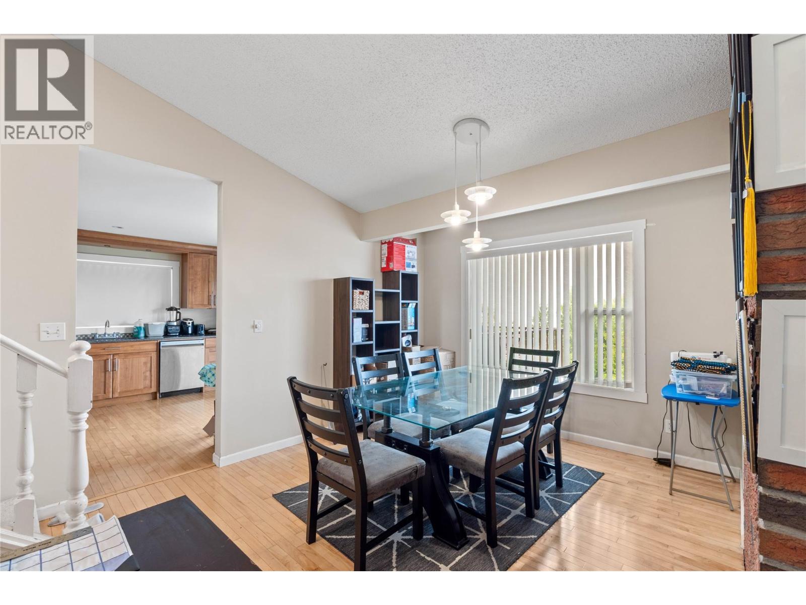 210 Robson Drive, Kamloops, British Columbia  V2E 1W1 - Photo 5 - 10395372