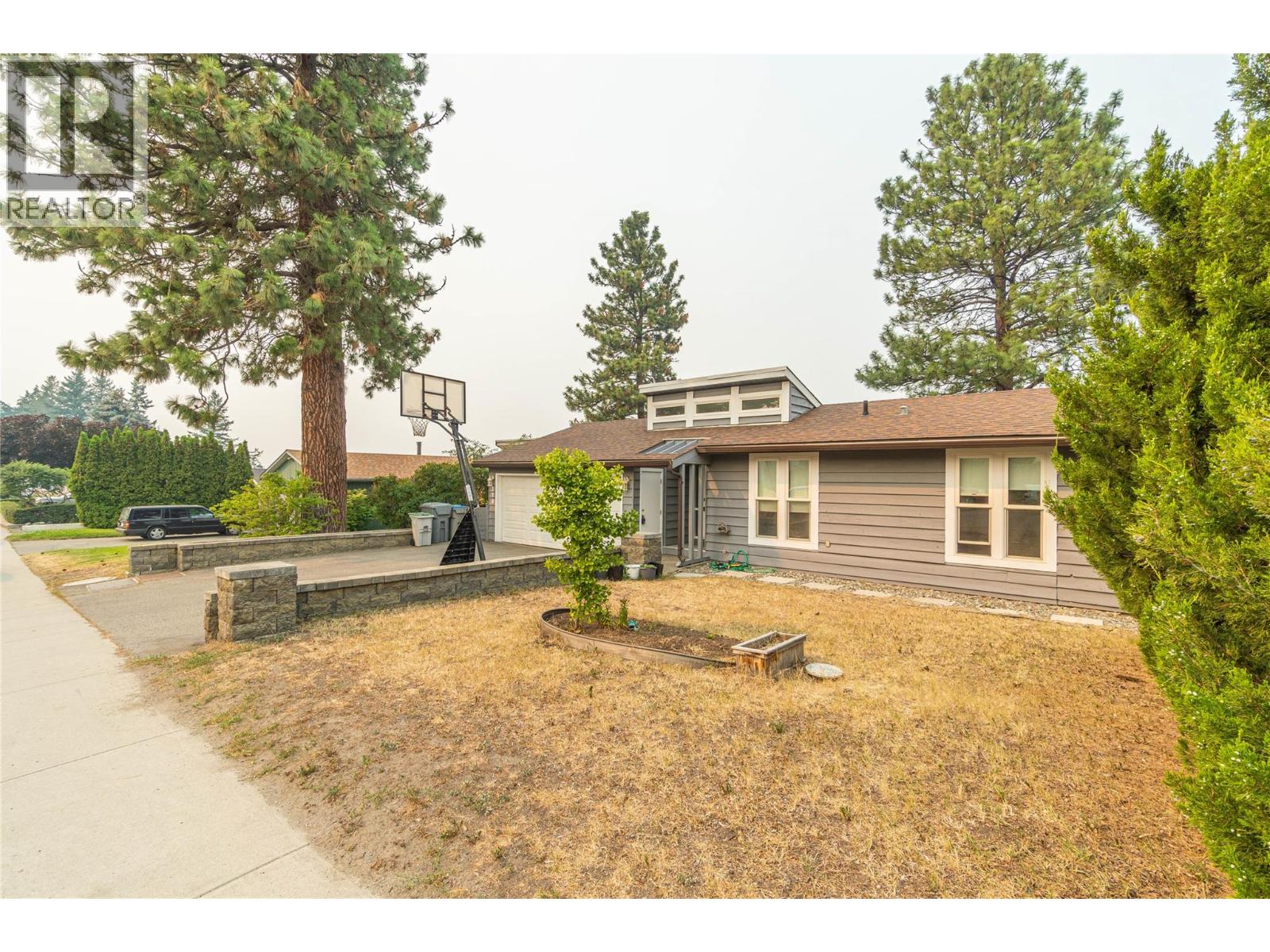 210 Robson Drive, Kamloops, British Columbia  V2E 1W1 - Photo 42 - 10395372