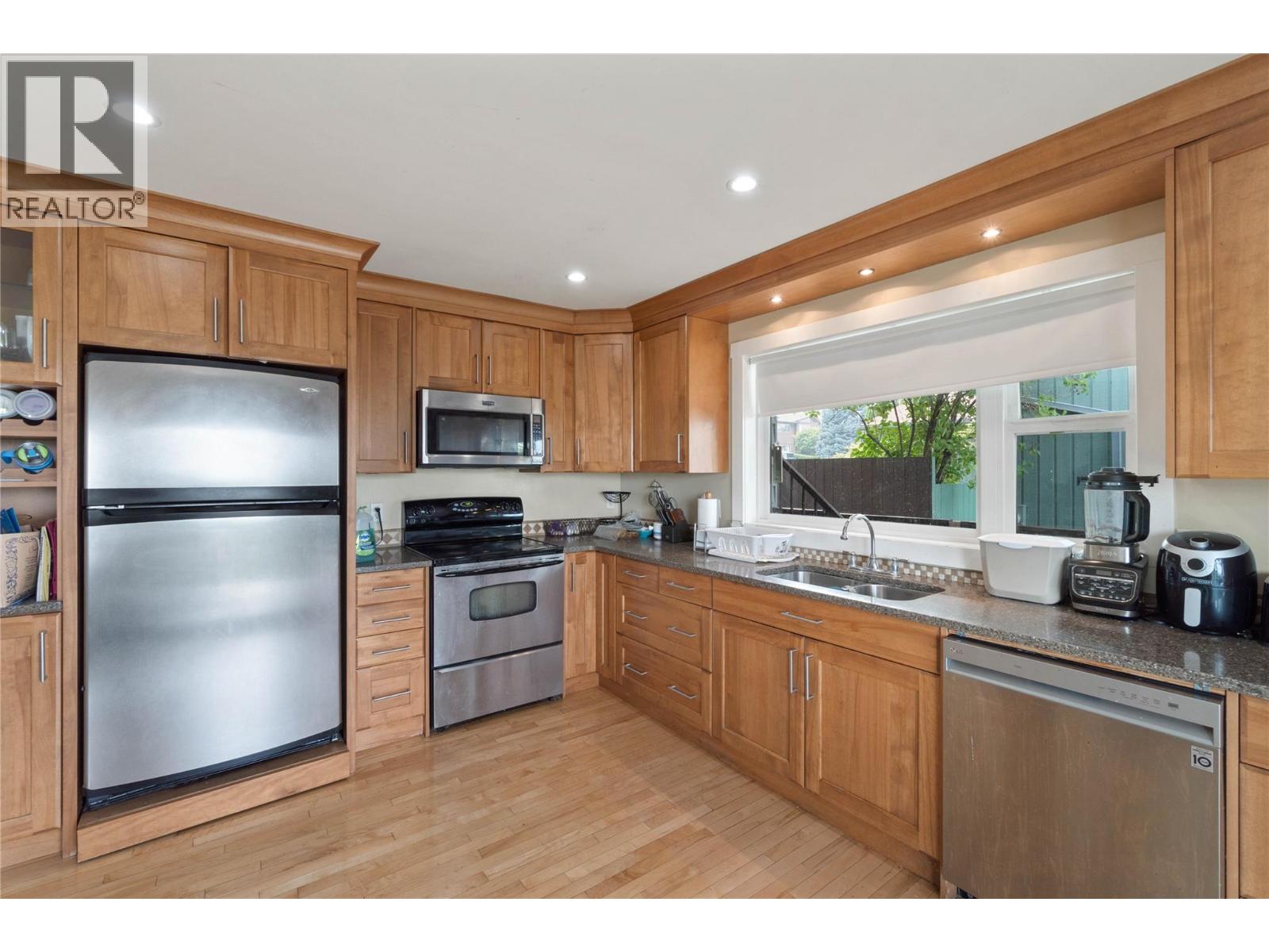210 Robson Drive, Kamloops, British Columbia  V2E 1W1 - Photo 14 - 10395372