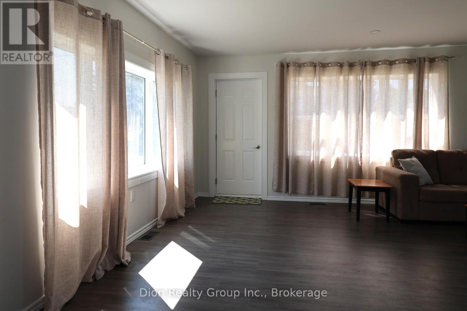 40 Mckelvie Avenue, Kirkland Lake, Ontario P2N 2K5 - Photo 2 - T13620932