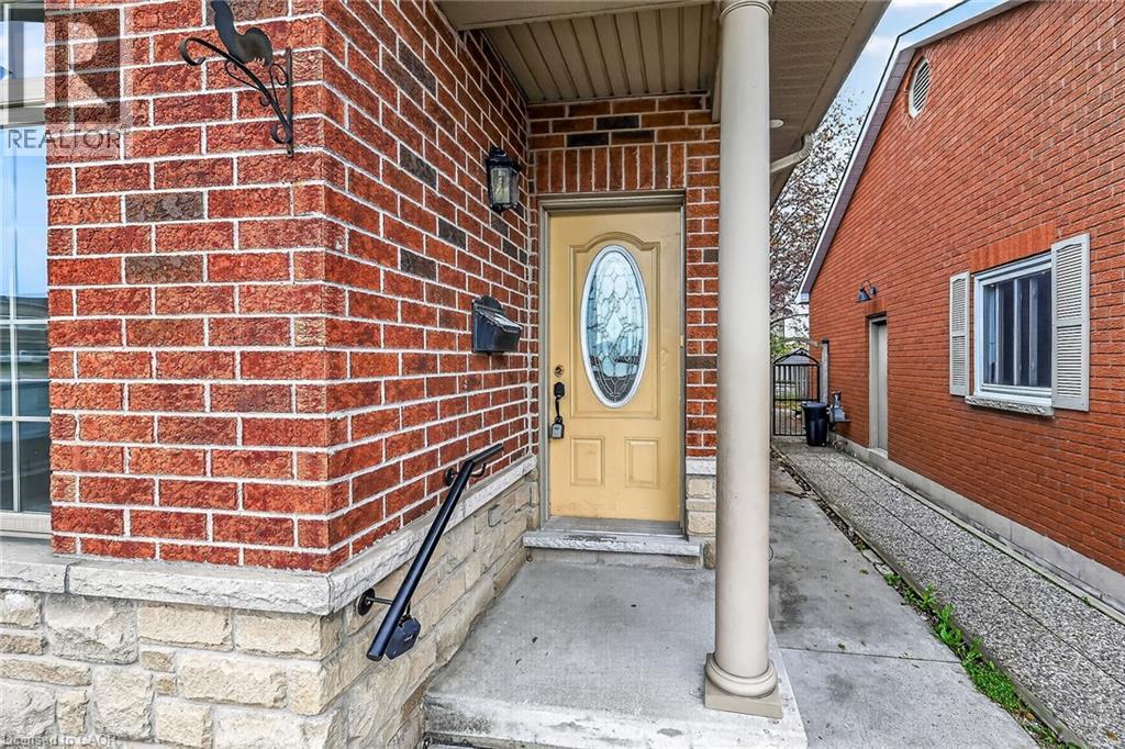 704 Stone Church Road E, Hamilton, Ontario  L8W 1A7 - Photo 4 - 40827366