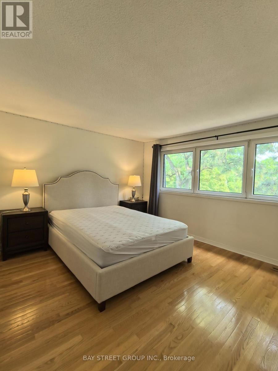 21 Sego Royalway, Toronto, Ontario  M2H 1L3 - Photo 7 - C12949794