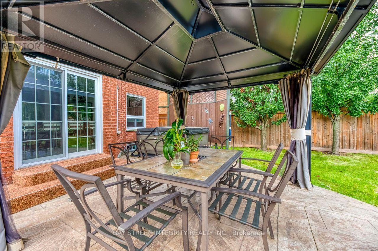 1469 Reeves Gate, Oakville, Ontario  L6M 3E2 - Photo 11 - W13615770