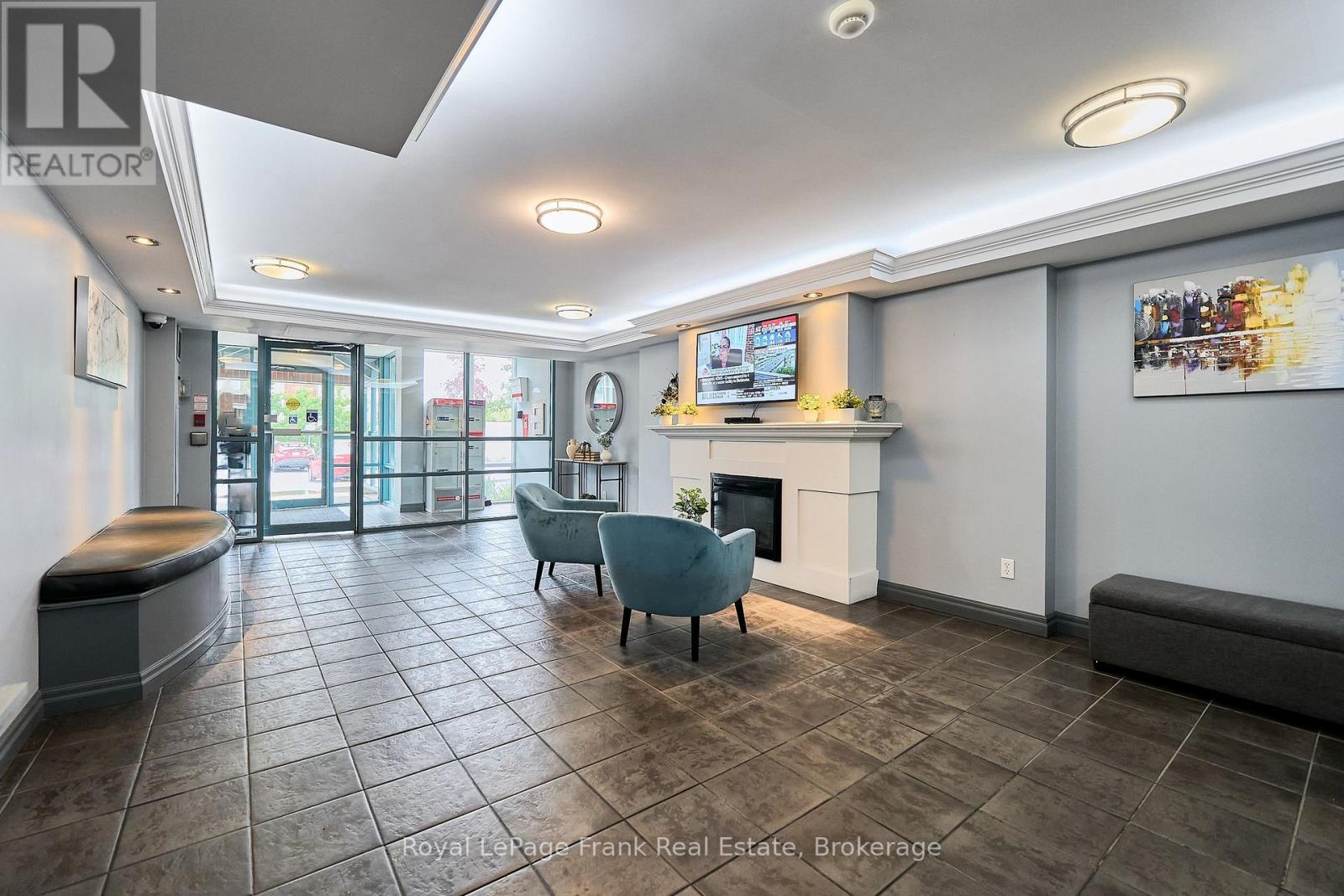 808 - 1625 PICKERING PARKWAY