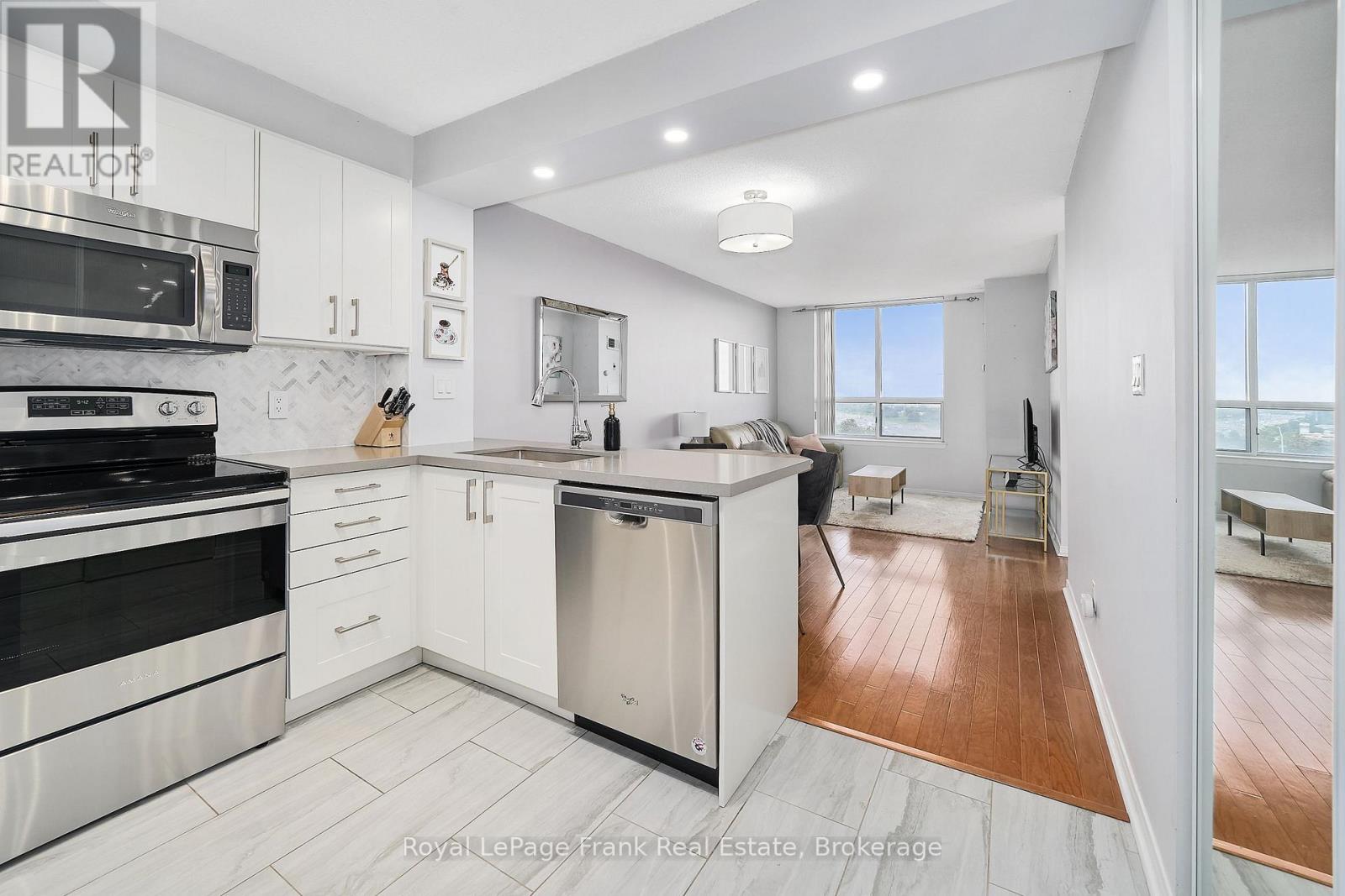 808 - 1625 Pickering Parkway, Pickering, Ontario L1V 6Z6 - Photo 7 - E13620882