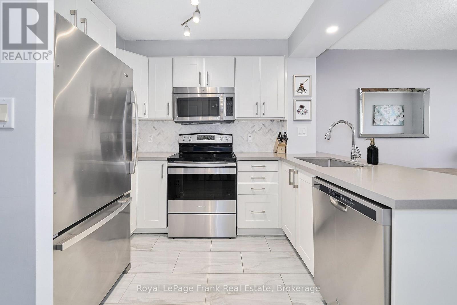 808 - 1625 Pickering Parkway, Pickering, Ontario L1V 6Z6 - Photo 8 - E13620882