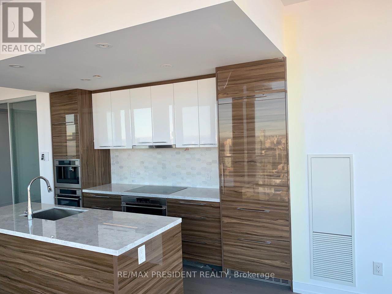 5216 - 488 University Avenue, Toronto, Ontario M5G 0C1 - Photo 3 - C13620896