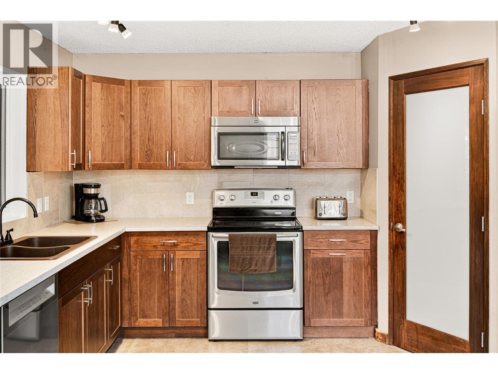 2613 Alpine Drive, Elkford, British Columbia  V0B 1H0 - Photo 9 - 10393225