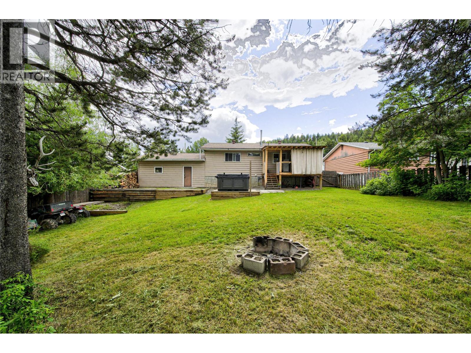 2613 Alpine Drive, Elkford, British Columbia  V0B 1H0 - Photo 28 - 10393225