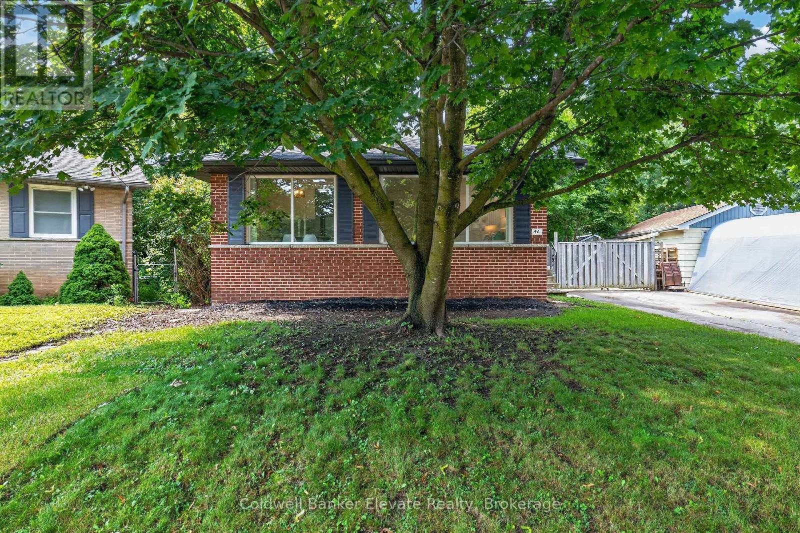 46 Mcintyre Crescent, Halton Hills, Ontario  L7G 1N3 - Photo 2 - W13620898