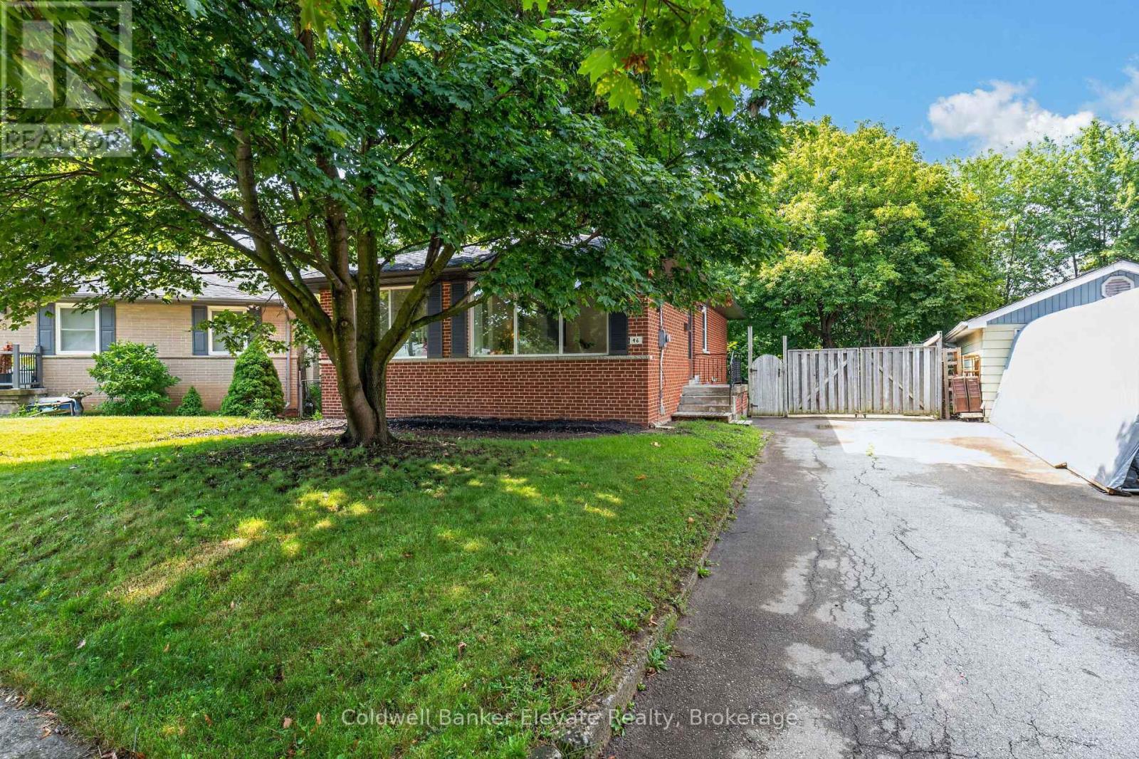 46 Mcintyre Crescent, Halton Hills, Ontario  L7G 1N3 - Photo 3 - W13620898
