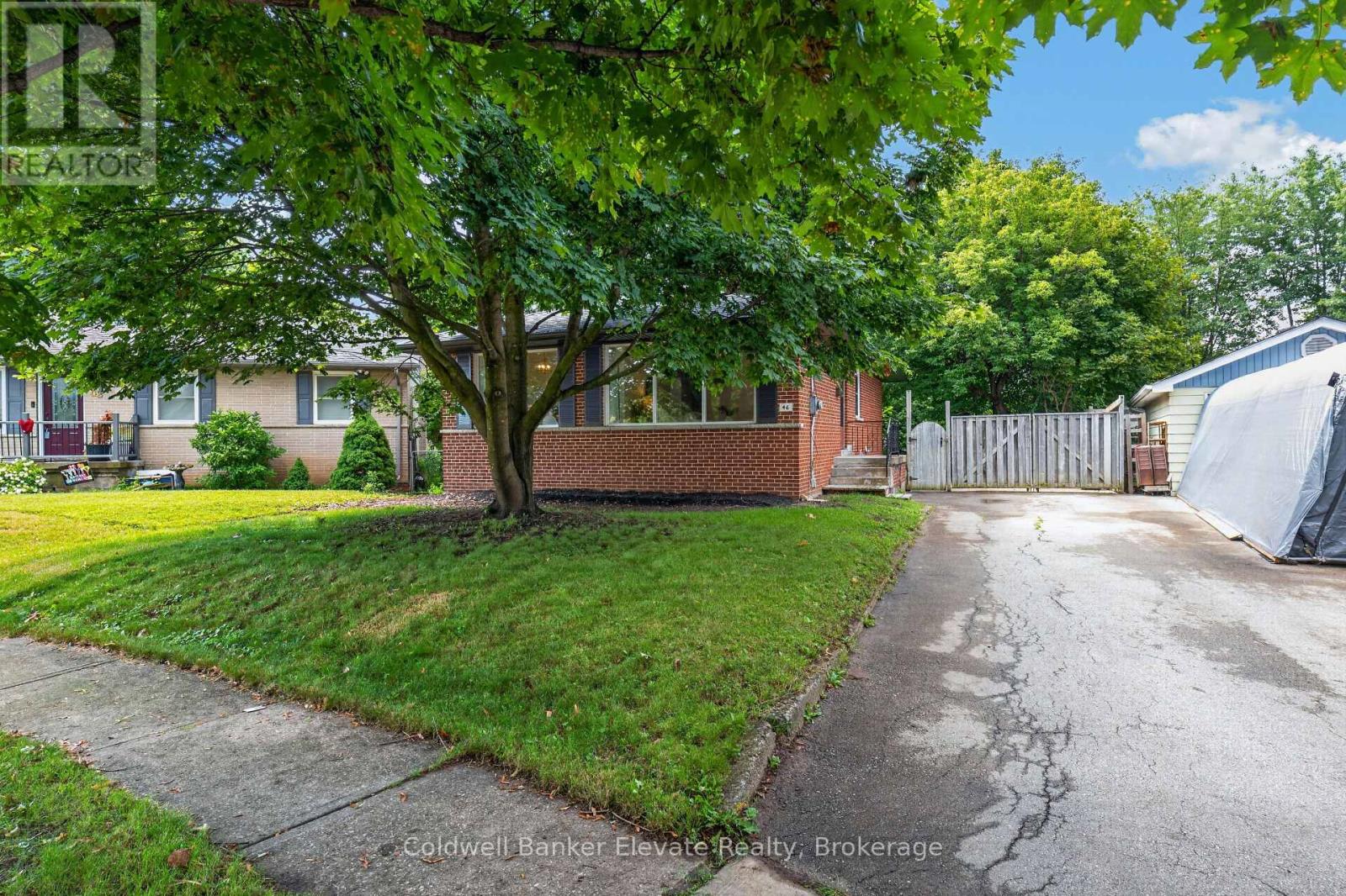 46 Mcintyre Crescent, Halton Hills, Ontario  L7G 1N3 - Photo 5 - W13620898