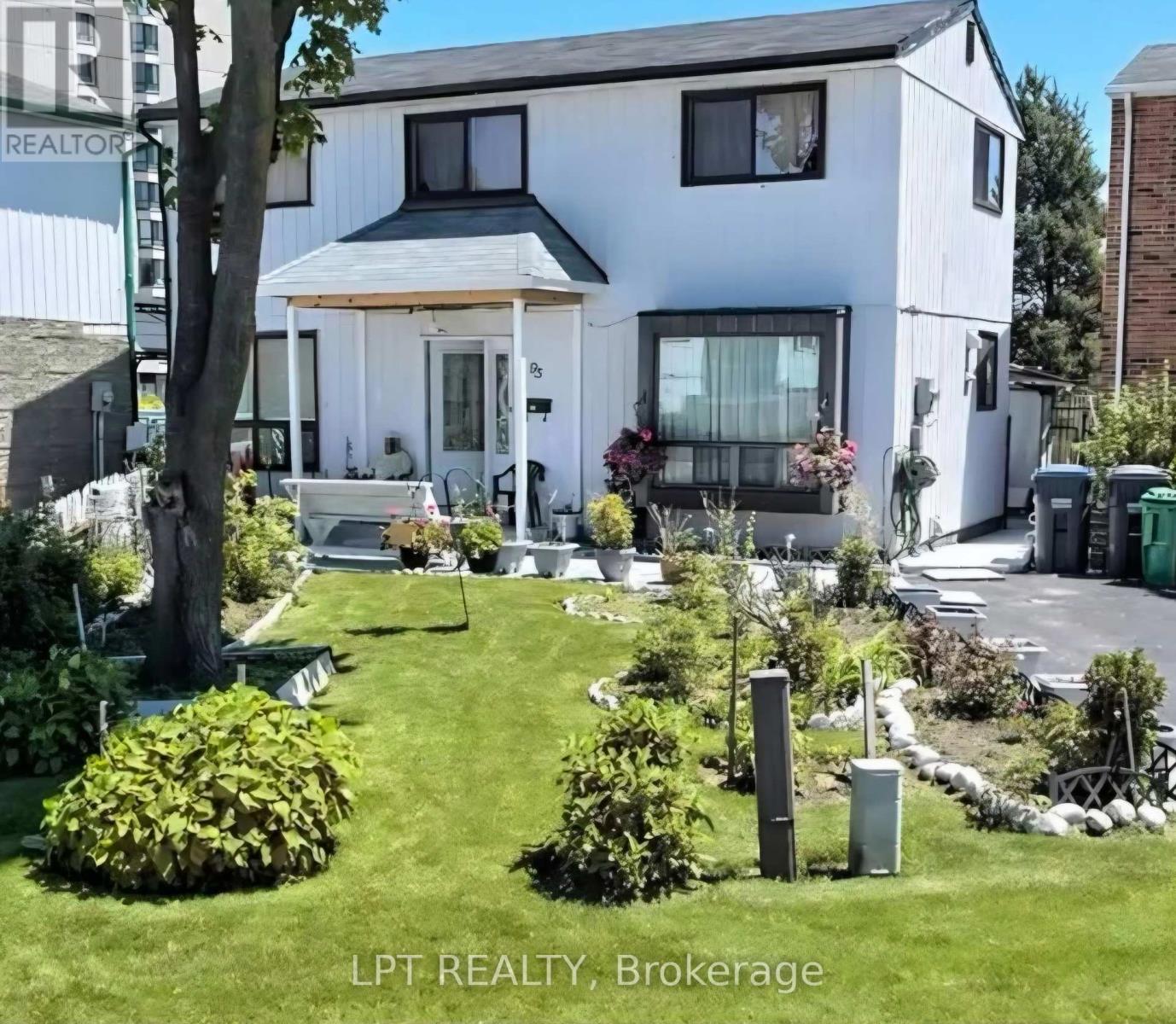 95 Huntingwood Crescent, Brampton, Ontario  L6S 1S5 - Photo 1 - W13620960
