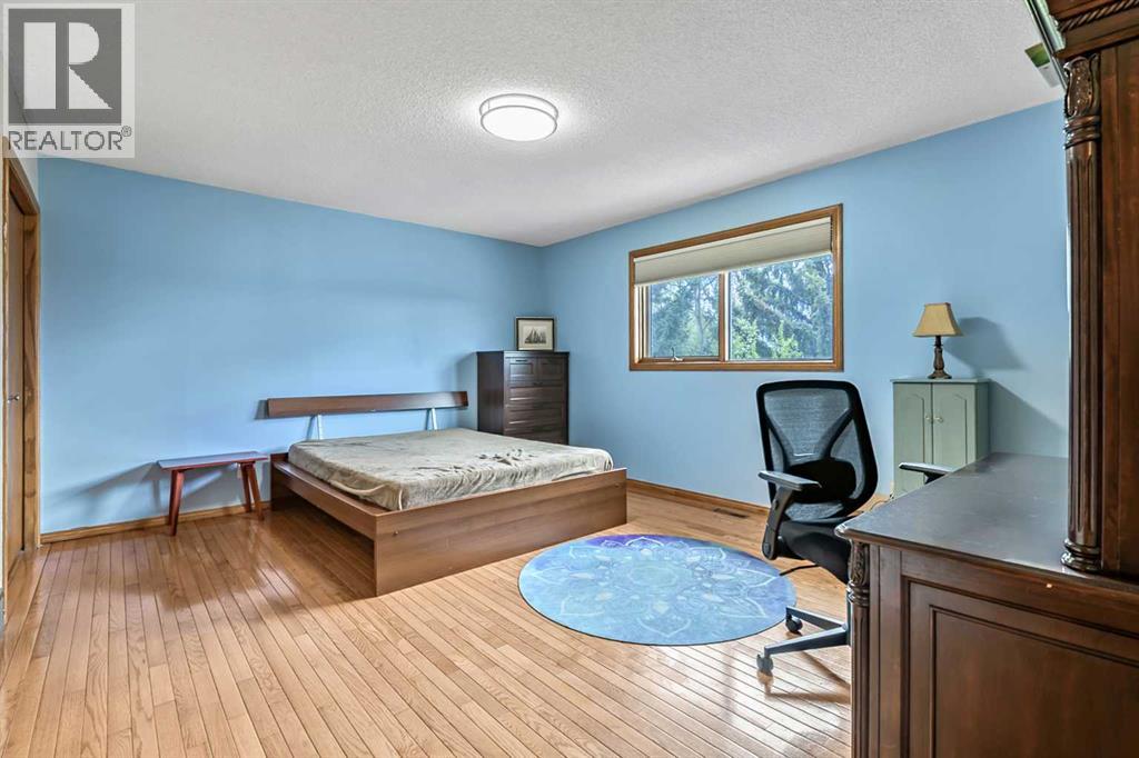35 Candle Court SW, Calgary, Alberta  T2W 6B6 - Photo 15 - A2313849