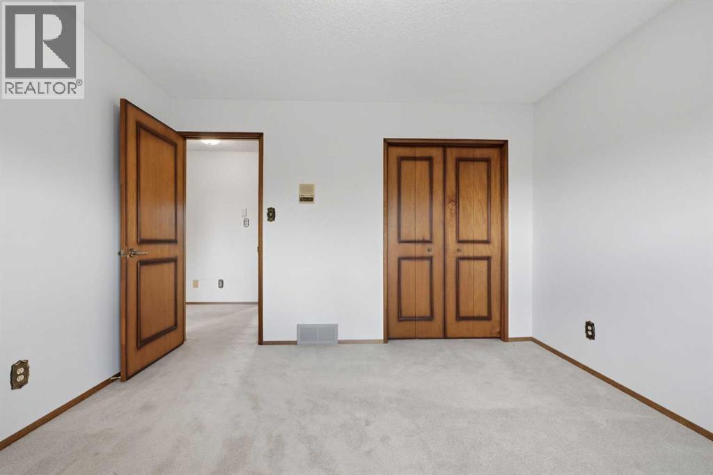 480 Berkley Crescent NW, Calgary, Alberta  T3K 1A8 - Photo 31 - A2315302