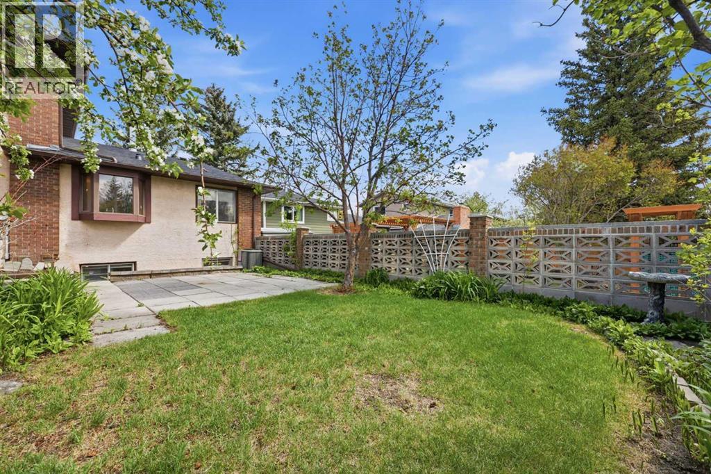 480 Berkley Crescent NW, Calgary, Alberta  T3K 1A8 - Photo 42 - A2315302