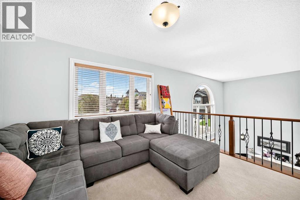 209 Crystal Green Point, Okotoks, Alberta  T1S 2K7 - Photo 18 - A2322719