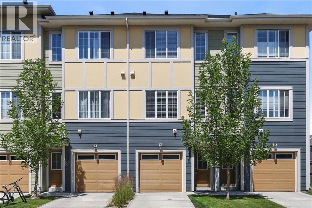 330 Marquis Lane SE, Calgary, Alberta
