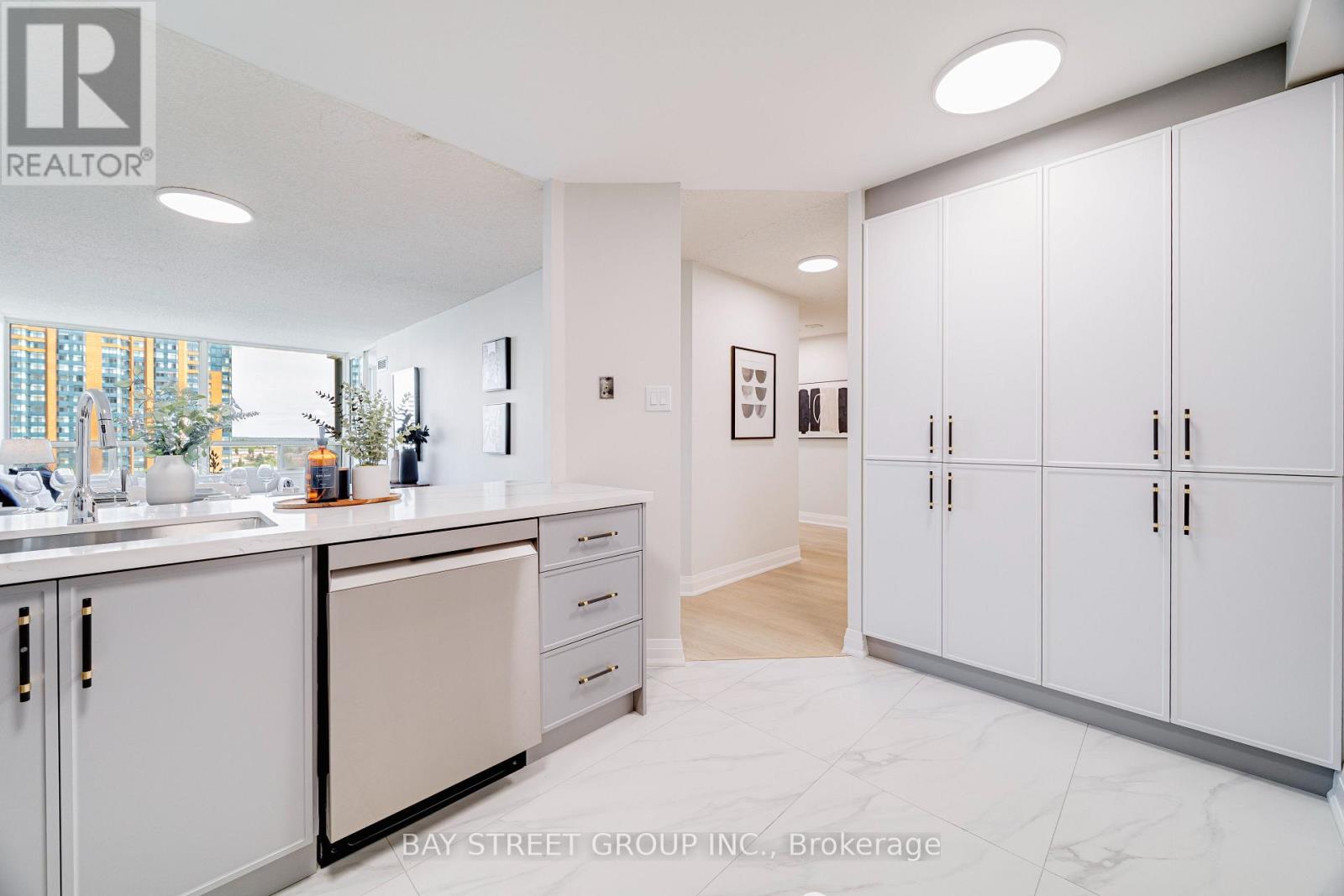 807 - 300 Alton Towers Circle, Toronto, Ontario M1V 4X9 - Photo 6 - E13586770