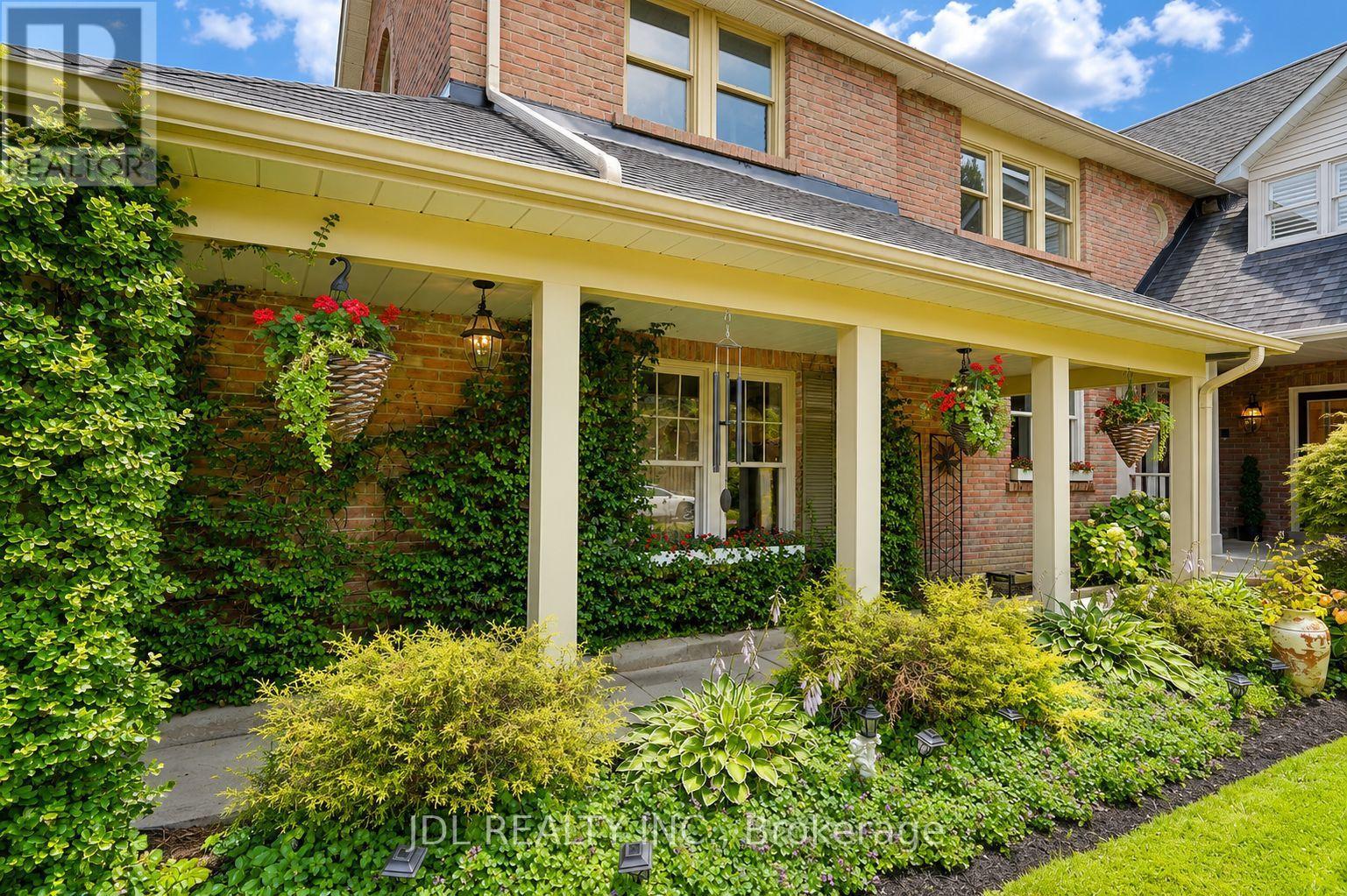 84 Longwater Chase, Markham, Ontario  L3R 4A8 - Photo 6 - N13613170