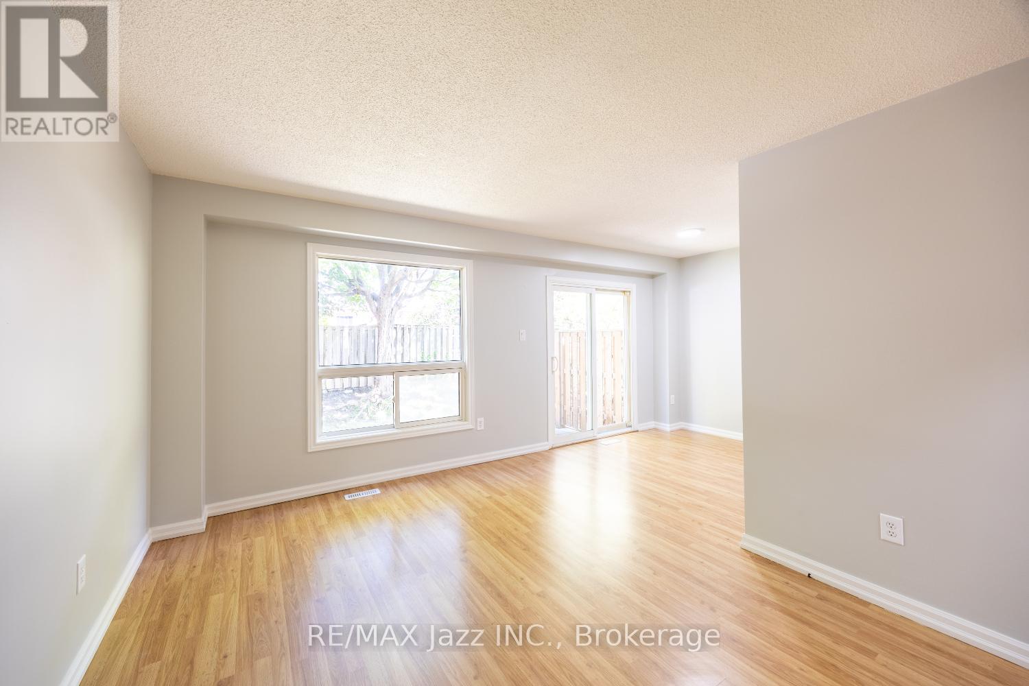 14 - 10 Bassett Boulevard, Whitby, Ontario  L1N 9C4 - Photo 3 - E13455768
