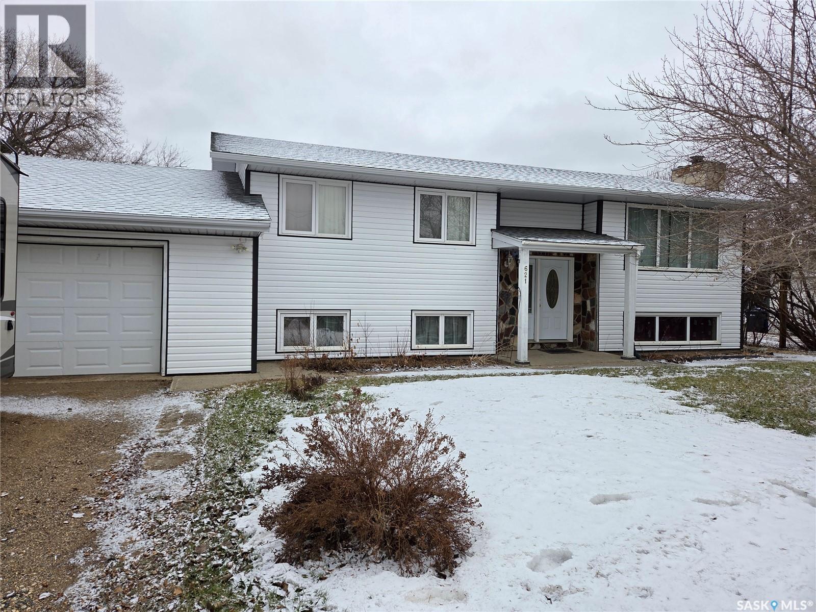 621 McCall STREET, Oxbow, Saskatchewan