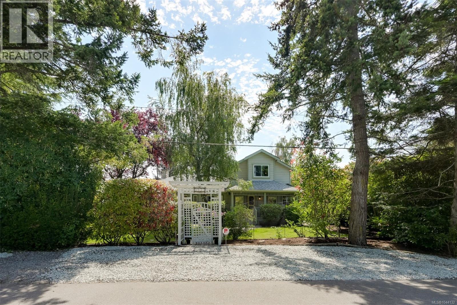 3935 Scolton Rd, Saanich, British Columbia  V8N 4E1 - Photo 29 - 1044132
