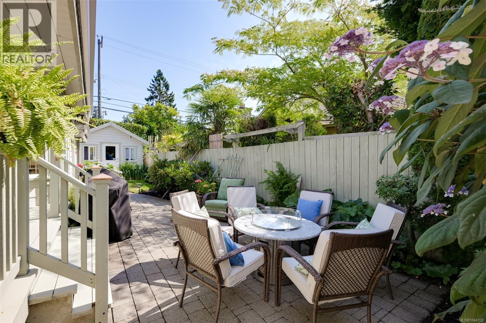 3935 Scolton Rd, Saanich, British Columbia  V8N 4E1 - Photo 11 - 1044132