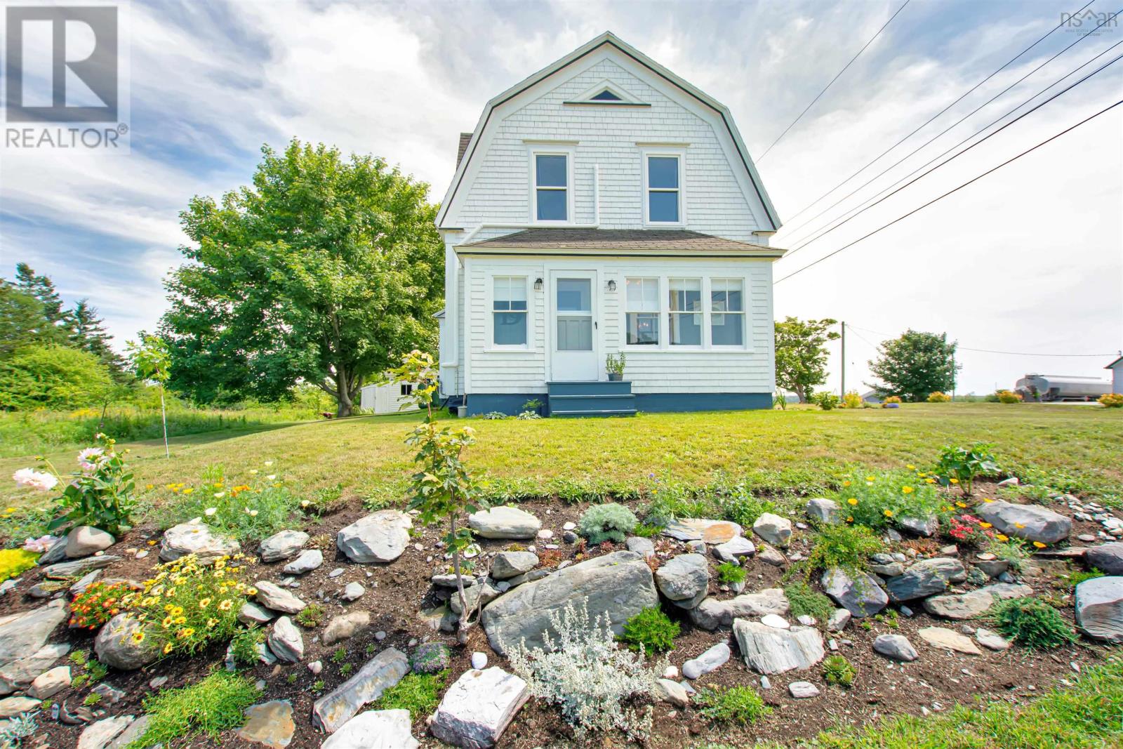 21 Sams Road, West Pubnico, Nova Scotia  B0W 3S0 - Photo 1 - 202619128