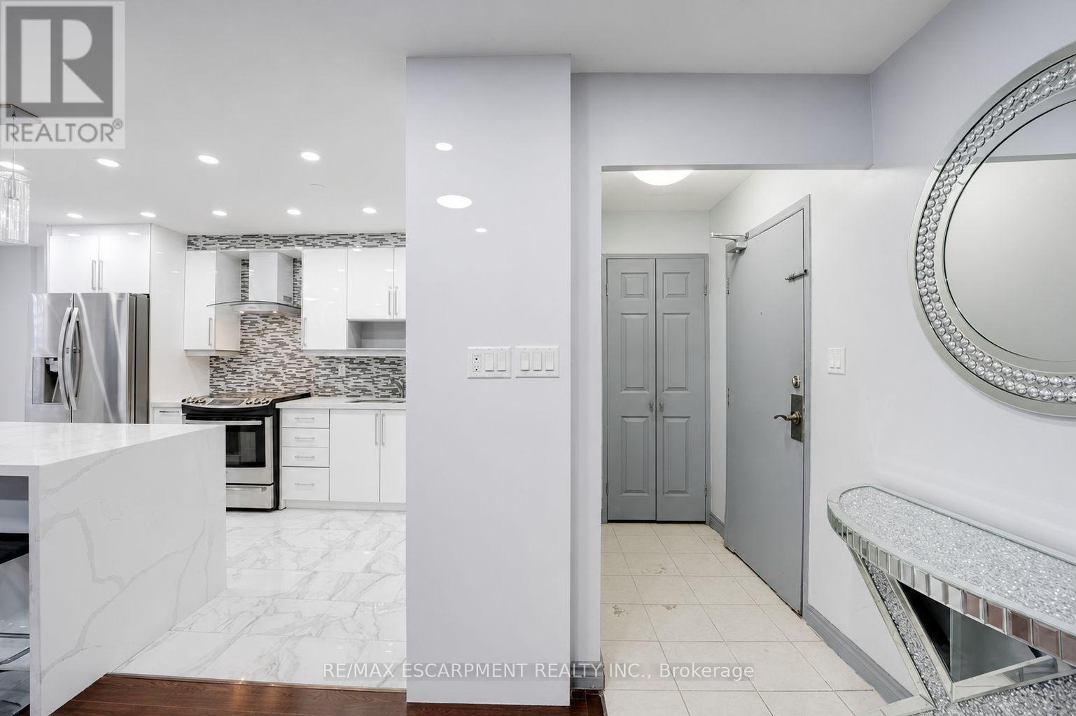 206 - 10 Edgecliff Golfway, Toronto, Ontario  M3C 3A3 - Photo 6 - C12611044