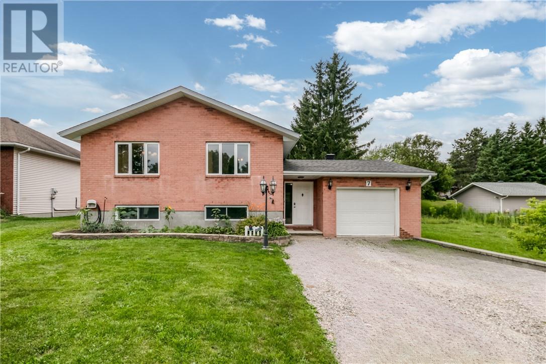 7 Patricia Street, Lively, Ontario  P3Y 1A9 - Photo 1 - 2129521